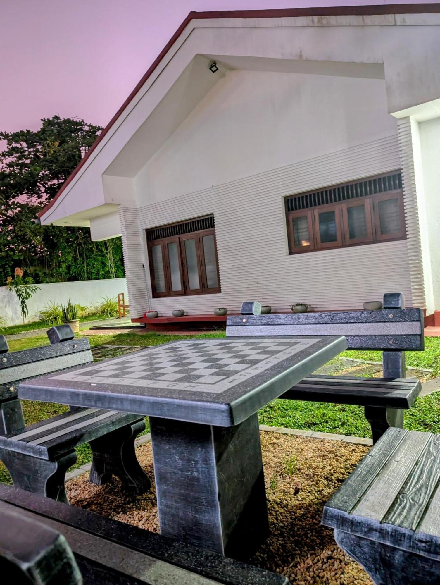 Albergue Costels Weligama Exterior foto